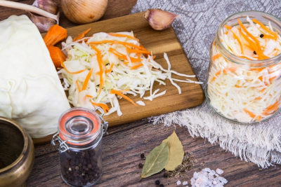 Осенний секрет хруста: как заквасить капусту, чтобы она радовала вкусом до самой весны