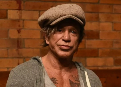 Микки Рурк требует вернуть деньги, собранные фанатами: все подробности