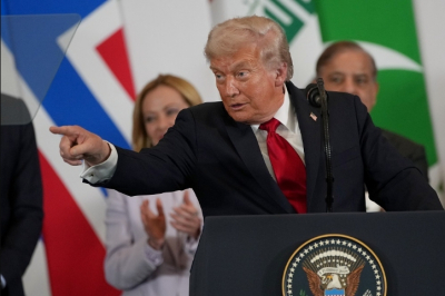 Трамп объявил о снижении пошлин на китайские товары вдвое